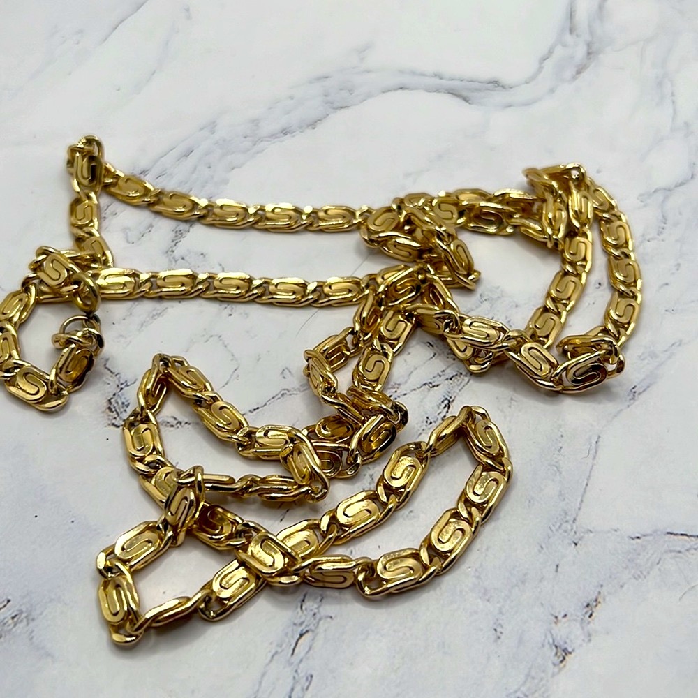 Gold 46” Interlocking Curb Chain. - image 2